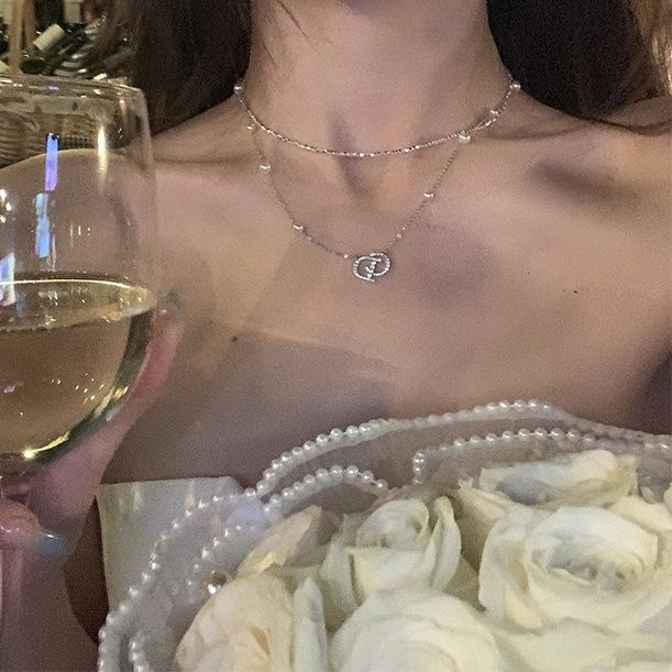 Women's Pearl Clavicle Necklace - Double Layer Letter Design Luxury Choker