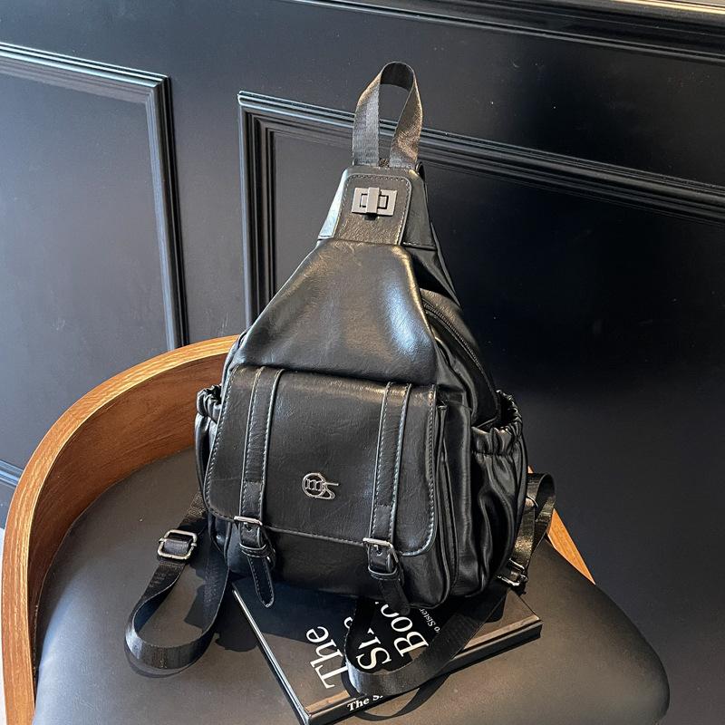 New Soft Leather Ladies' Double-shoulder Bag Backpack Is Fashionable and Versatile, A Retro Ladies' Single-shoulder Bag.