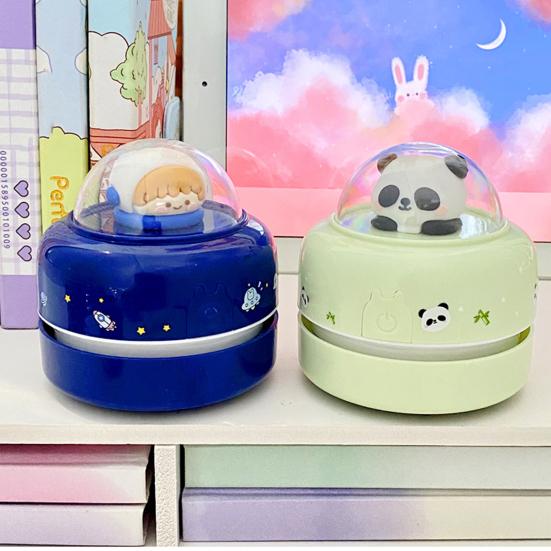 Niedlicher Cartoon-Desktop für Kinder Studenten Staubsauger Batteriebetrieben Tragbar Mini Tisch