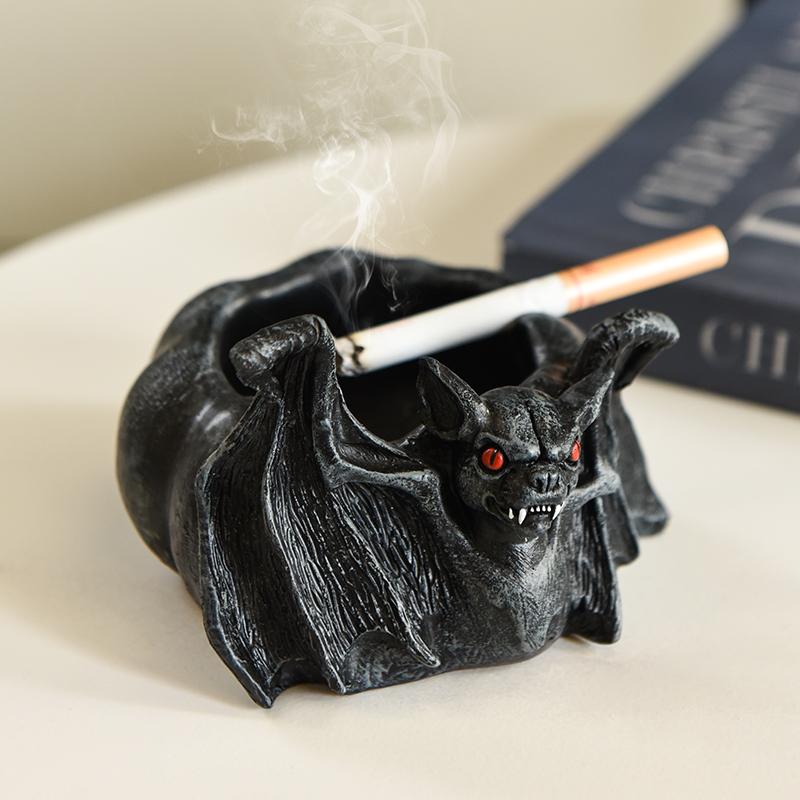 Creative Cartoon Bat Ashtray, Fashionable Father's Day Gift Ashtray, Classic Ornament Decoration