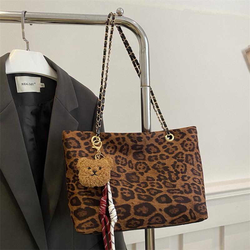 

Chic Brown And Khaki Canvas Tote Bag For Women Spacious Stylish Design Ideal For Everyday Use Without Pendant
