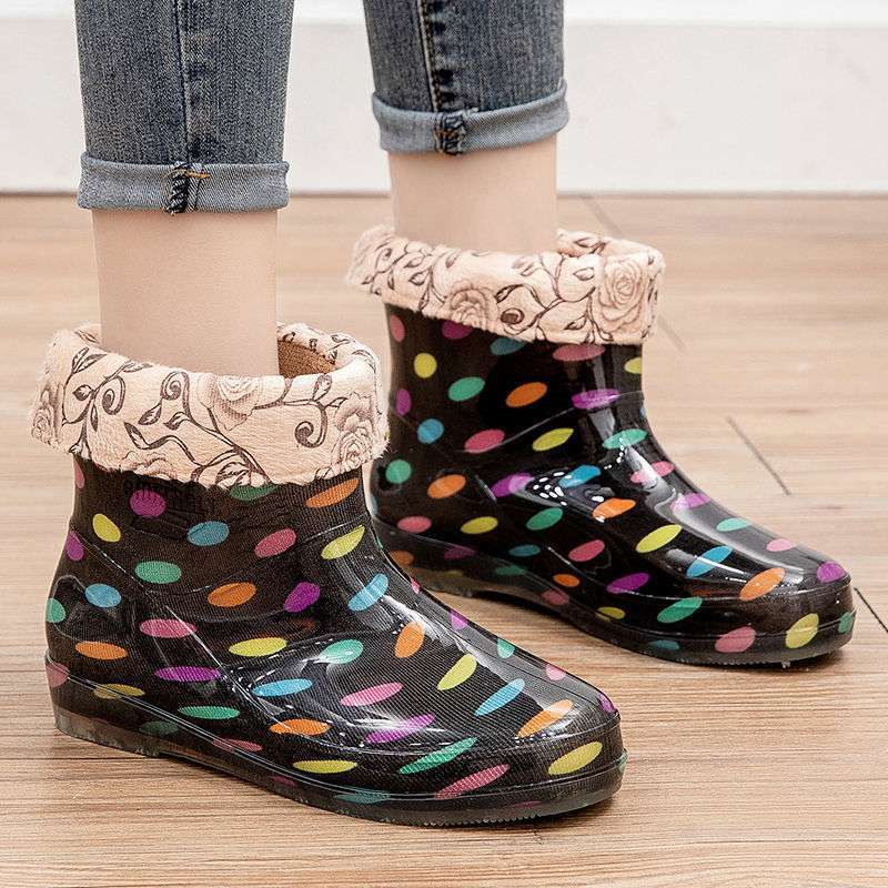 Fashion kitchen work waterproof shoes rain shoes rain boots women's summer adult treading rubber shoes short tube non-slip cover shoes water boots