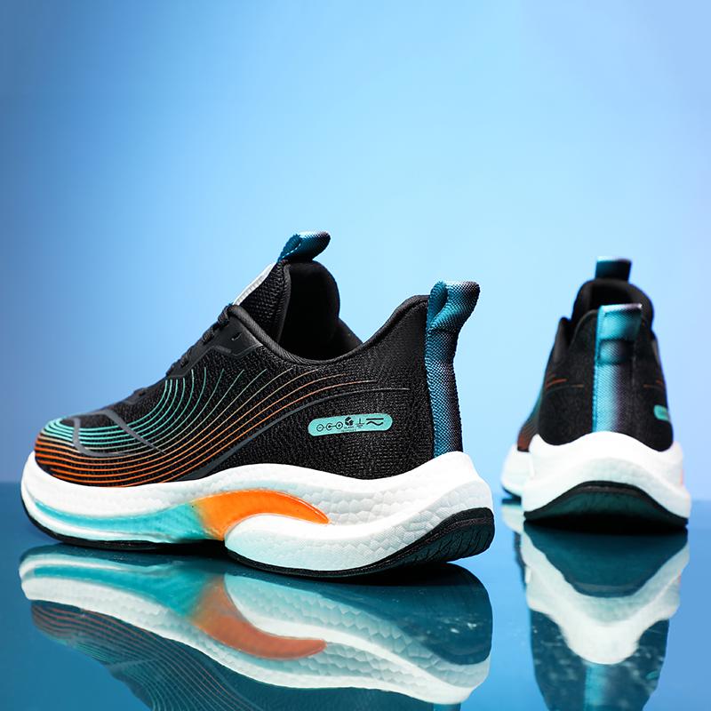 Men's New Sports Shoes Lightweight and Fashionable Running Shoes Outdoor Mesh Breathable Summer Tennis Men Hiking Shoes