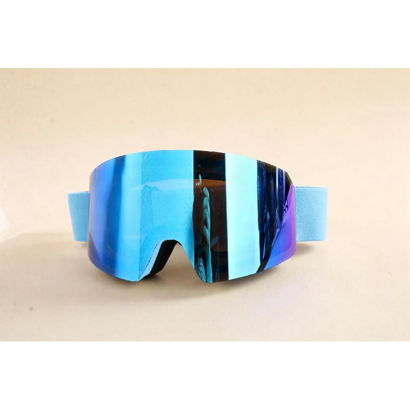 Double-layer anti-fog ski goggles, essential for skiing, offering wind and sand protection, UV protection, and snow blindness prevention, suitable
