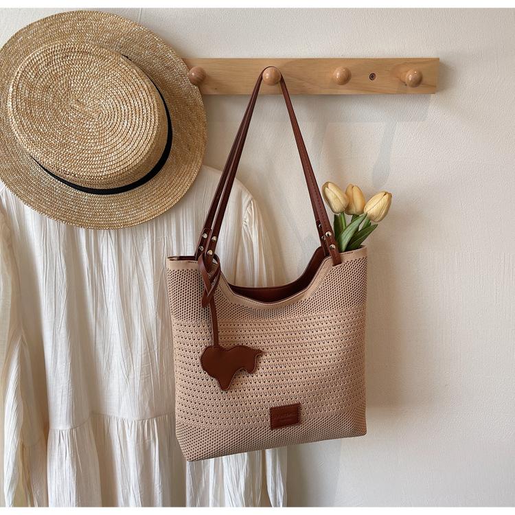 

Large capacity tote bag 2025 new summer casual woven mother and child bag women go out seaside vacation knitted bag хаки