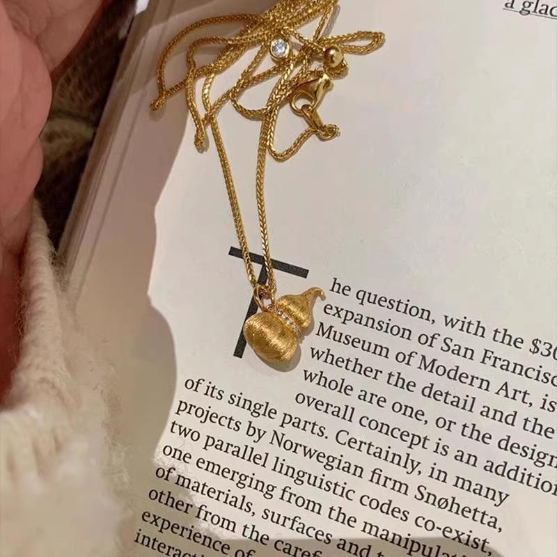 Exquisite and Sophisticated Antique Brushed Pumpkin Gourd Necklace for Women