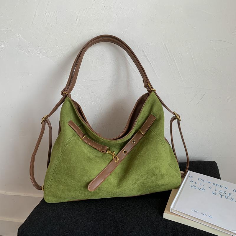 Korean Version of Women's Bags 2025 Autumn and Winter New Fashion Trend Backpack Shoulder Messenger Bag Large Capacity Commuter Tote Bag