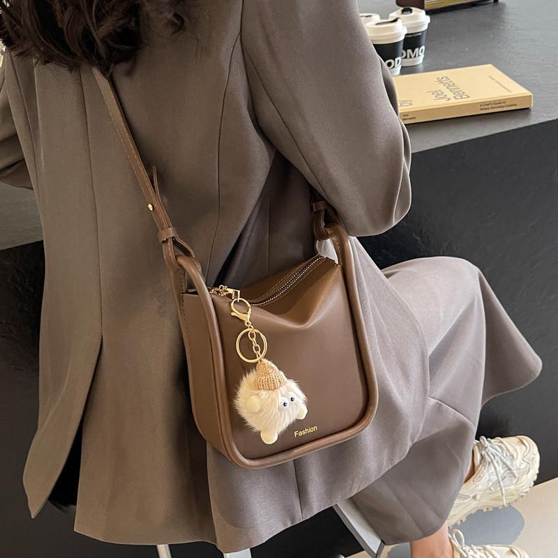 

Elegant High-end Underarm Square Bag Women s Bag 2023 New Winter Single Shoulder Diagonal Bag кавовий