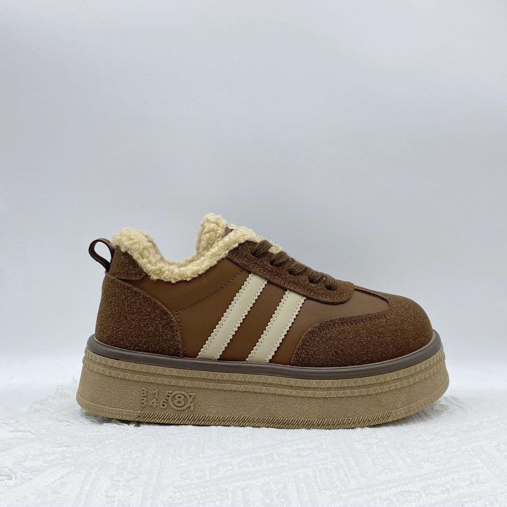 

Hong Kong style retro German training shoes women s new winter velvet thick-soled heightening thermal cotton shoes sports and leisure board shoes 35