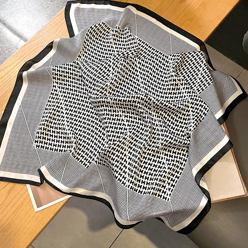 Black and White Retro Thousand Bird Grid Small Square Scarf Silk Scarf Women's Versatile Professional Matching Shirt Decoration Small Scarf Headscarf