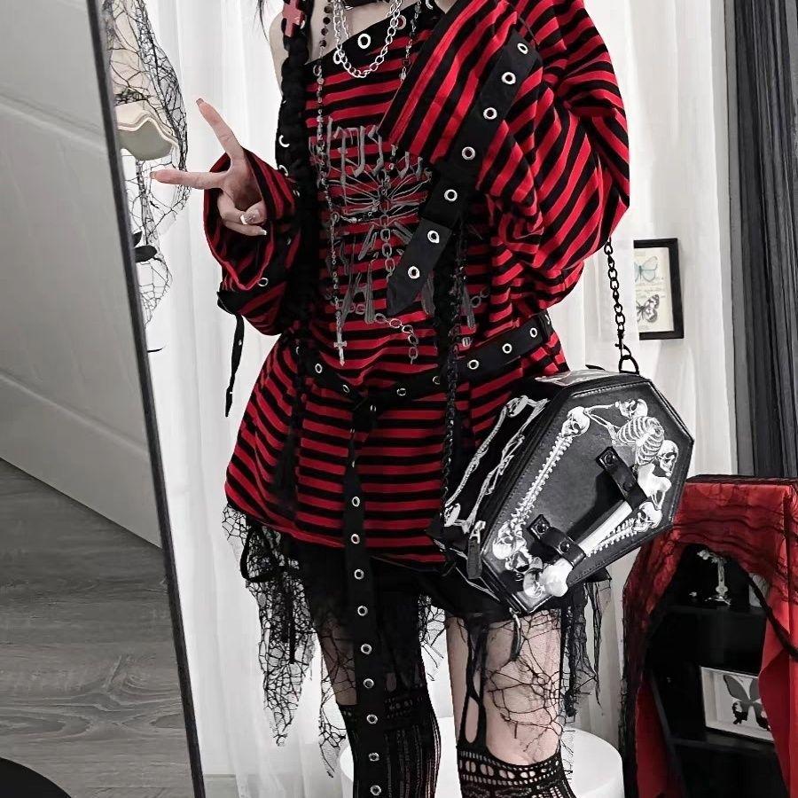 Vyšívaný černý a červený pruhovaný punkový top s odhalenými rameny - Dlouhý rukáv