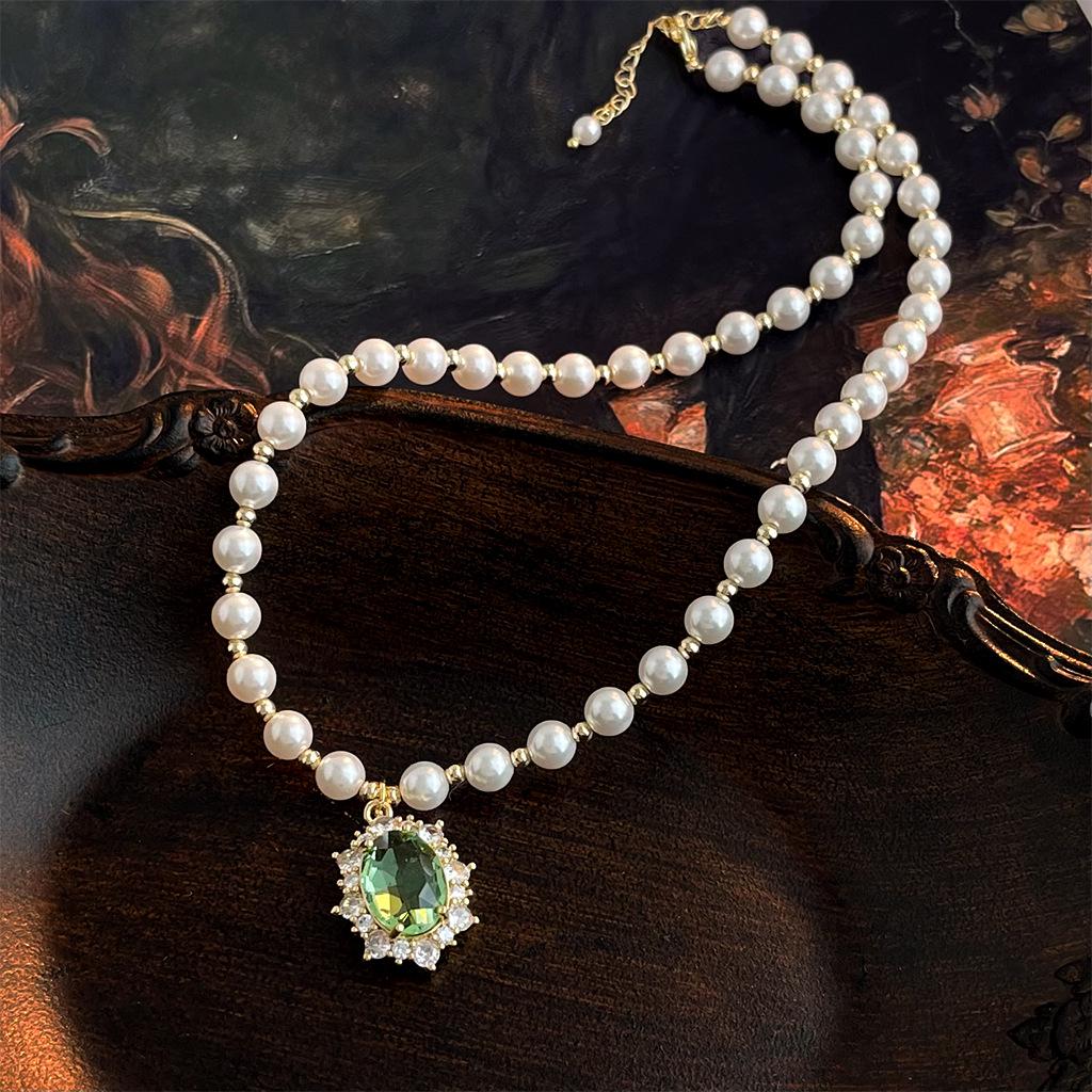 Elegant Vintage-Inspired Green Zirconia Stud Earrings Collection