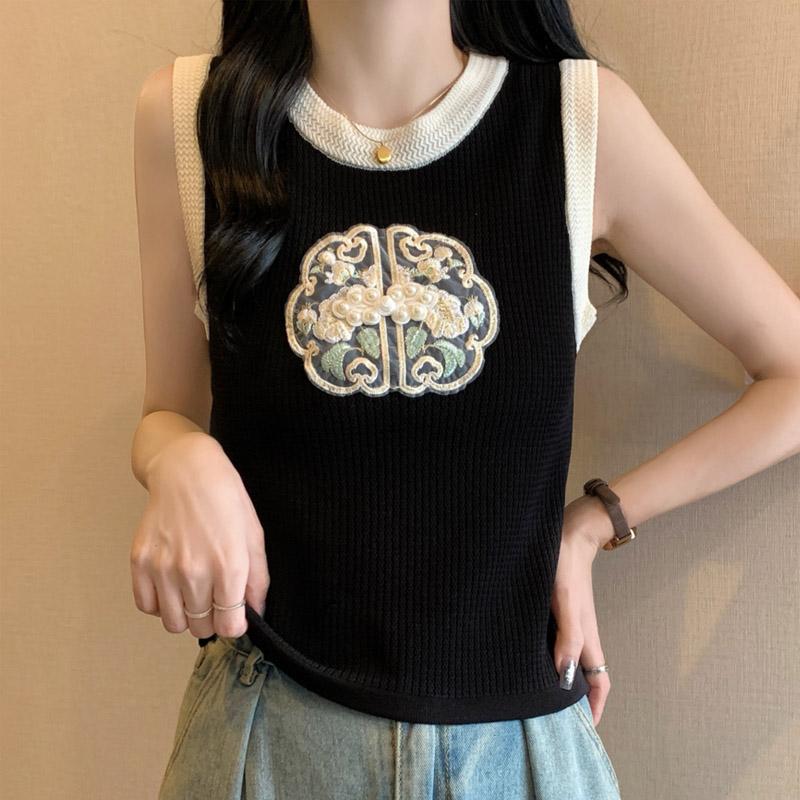 Tank Tops Women 2025 Summer Sleeveless O-Neck Embroidery Black Knitted Tank Tops Camis Women Tops JJ204
