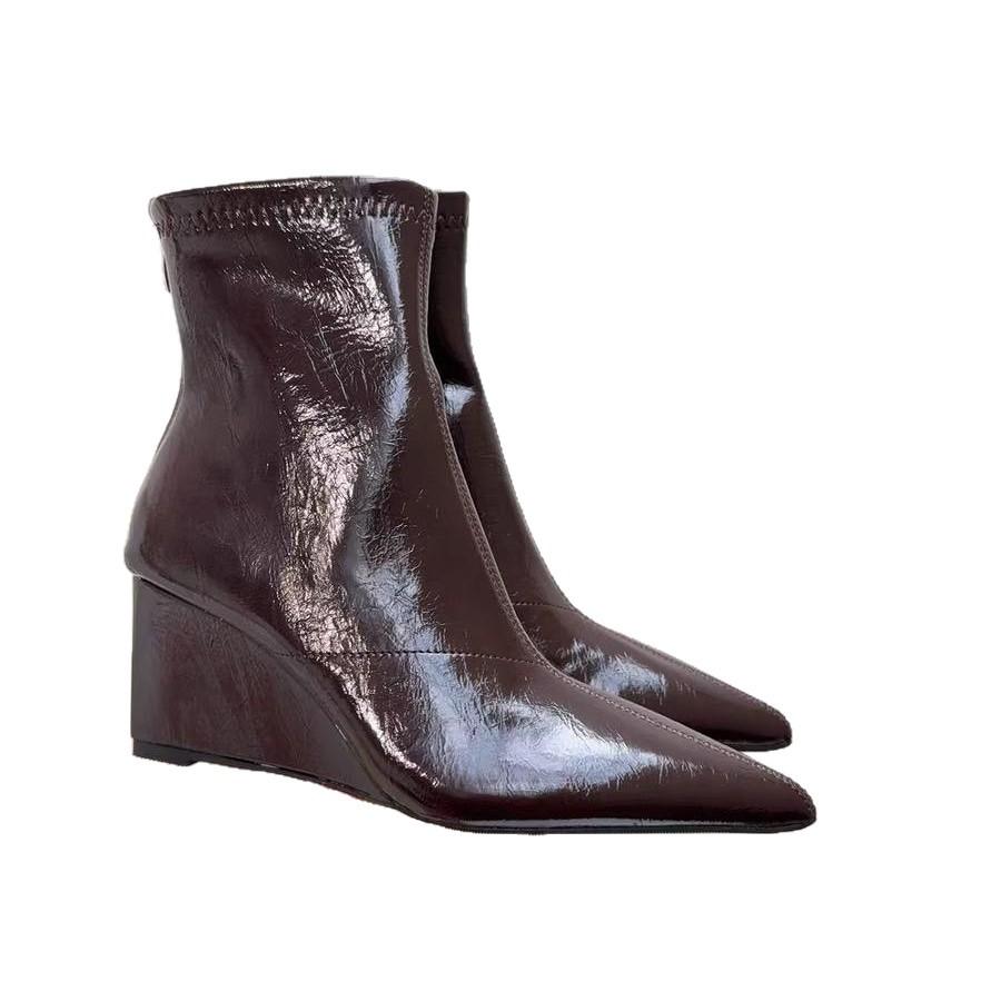 Inner heightening Martin boots women's 2025 new autumn and winter temperament thin pointed wedge heel high heel short boots rear zipper boots