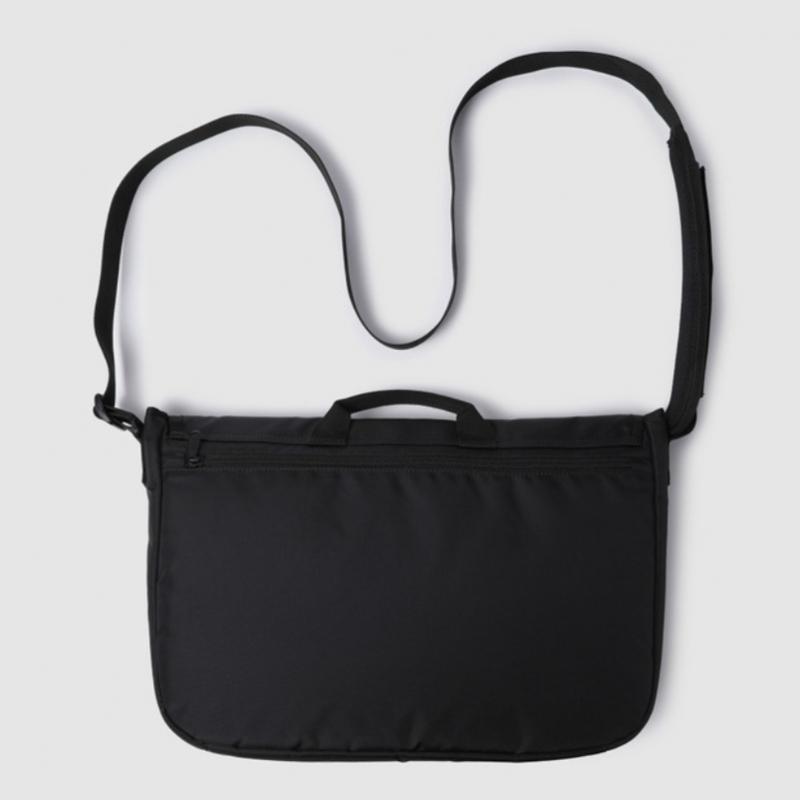 Umbro News Cool Messenger Bag Ur123cbg19 Blk