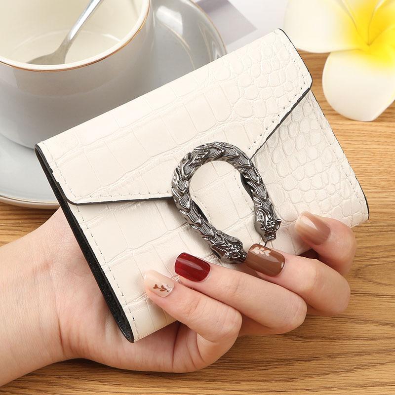 Portafoglio da donna, borsa corta in pelle, portafoglio coccodrillo, piccola pochette a tre ante, portacarte multifunzione multi-carte.