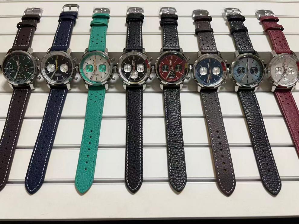 Cronografo da uomo CROSS CENTURY: VK63 Quarzo con Design Luminoso a Cinque Lancette, Acciaio Inossidabile e Cinturino in Pelle.