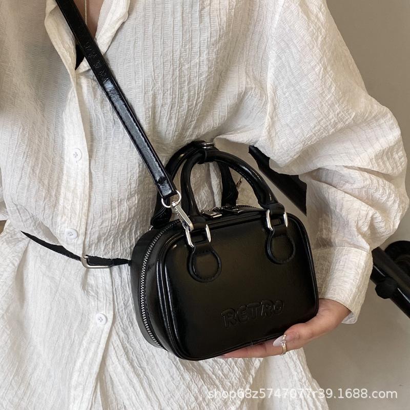 Fashion handbag women's 2025 new trendy fashion super fire shoulder bag high-end messenger small square bag