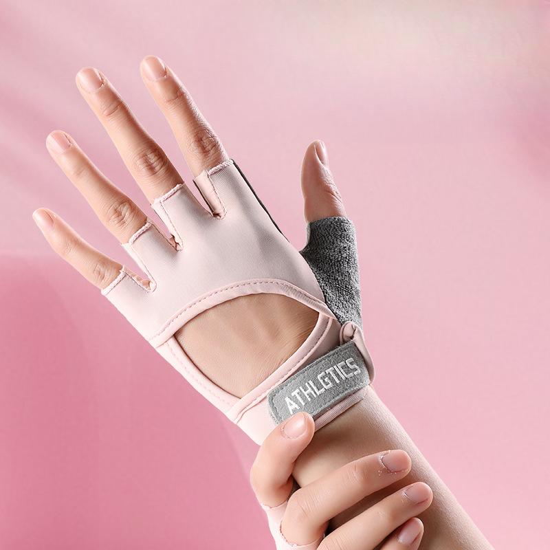 Sports and Fitness Gloves for Men and Women Ice Silk Breathable Pull Up Kettlebell Exercise Anti Cocoon Half Finger Cycling Gloves