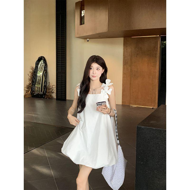 Kumikumi Niche Three-Dimensional Flower Sling One piece Dress Women clothing Summer Sweet Age-Reducing White Flower Bud Skirt Short dress