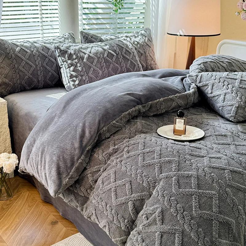 Duvet Cover Skin-friendly Comforter Cover Girls Room Bedding Warm Velvet Quilt Cover Housse De Couette (No Pillowcase)