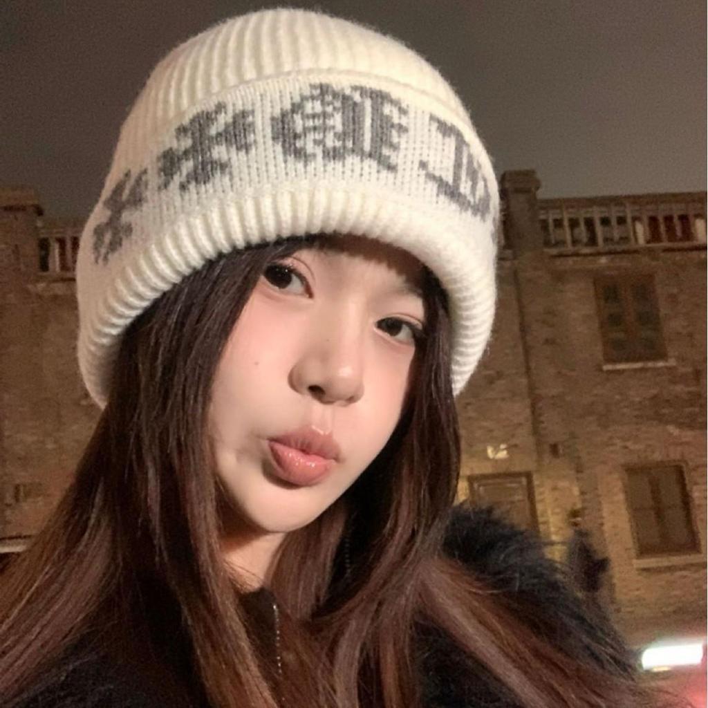 Winter Double-Layer Warm Knitted Slouchy Hat & Ear Protection Scarf for a Slimmer Face