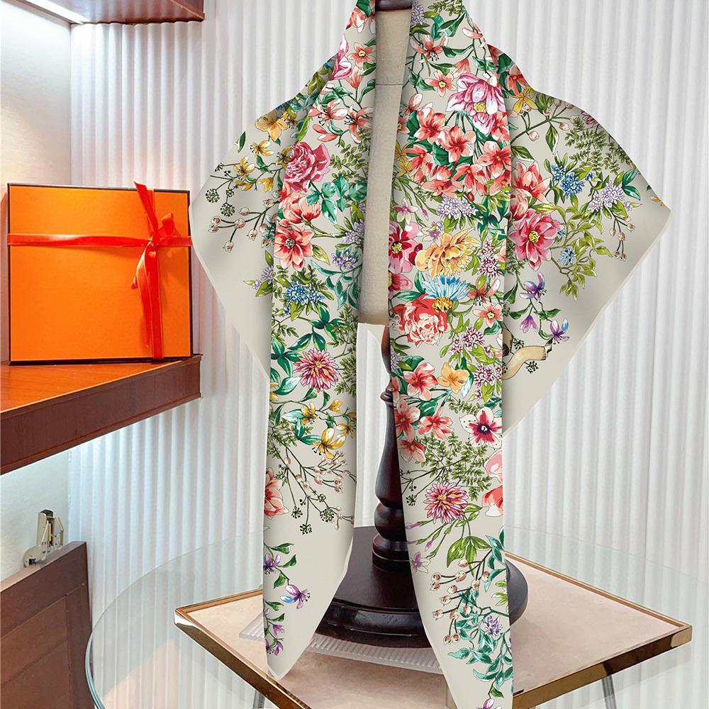 Eșarfă din twill de mătase din trandafir coreean de toamnă - Batică mare cu protecție solară de 90 cm pentru femei