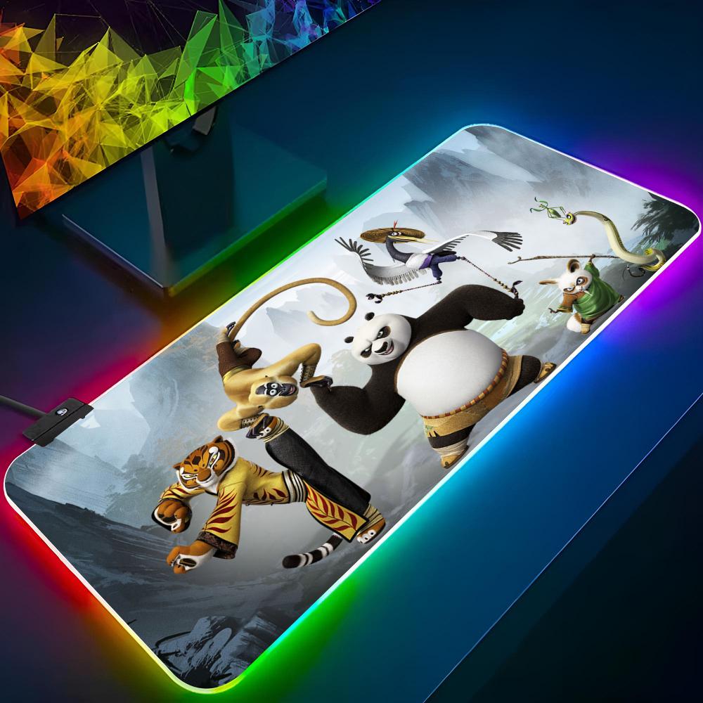 Tappetino Mouse Kung Fu Panda Gaming Mousepad RGB Retroilluminato Tastiera Ragazza Gamer Xxl Carino Tappetino per Laptop Tappetini da Tavolo Deskpad
