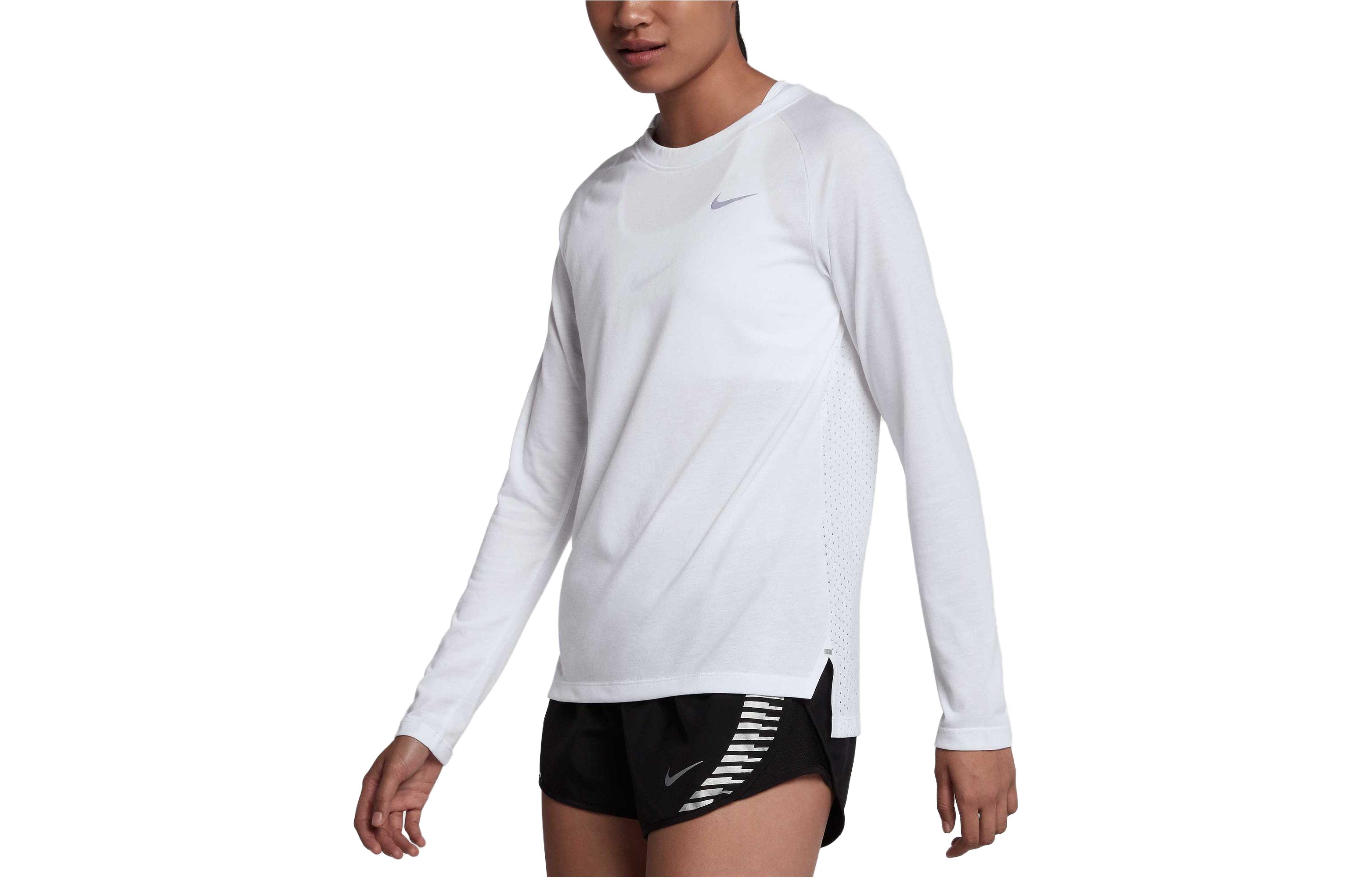Nike T Shirts Women s White Crew Neck Thin Straight Fit 890201-100 S