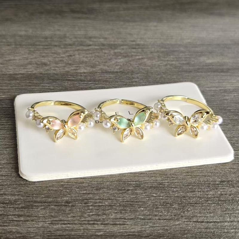 

Sweet and versatile butterfly ring, female niche design rings Opening adjustable білий