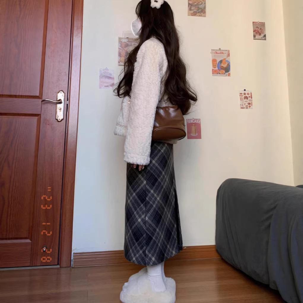 

Women s Thick Woolen Plaid Midi Skirt - Autumn/Winter Casual, Straight-Cut with Slit, Petite Hip-Hugging Design S синий