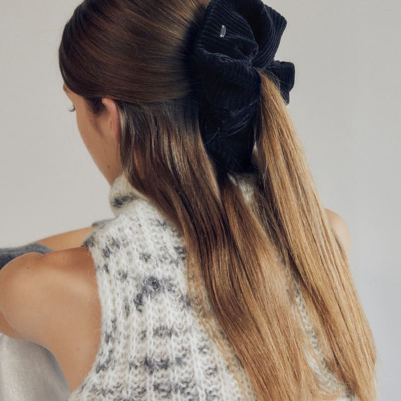 Mellotory Corduroy Scrunchie (black)