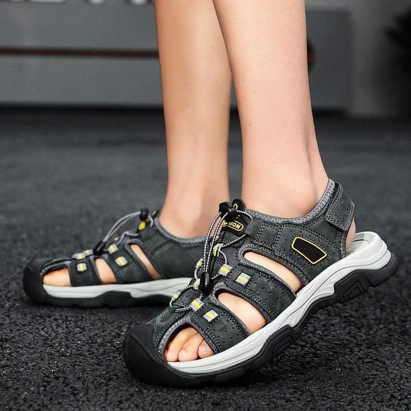 Fashion Leather Men Sandals Summer New Beach Men Comfortable Sandals Outdoor Men's Casual Shoes Fashion Hollow Out Flats Big Size 38-46