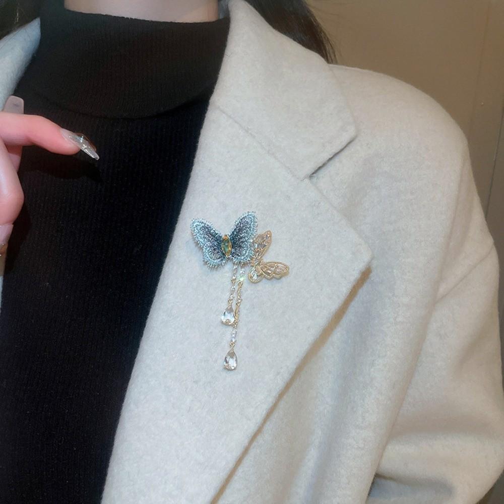 Vintage Butterfly Tassel Brooch Metal Banquet Clothes Metal Pin Zircon Luxury Badge Pin Girls