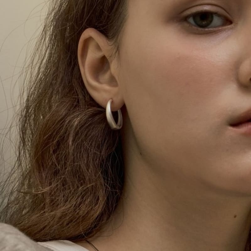 BEFORE MOONRISE Circle Bold Earrings SE308