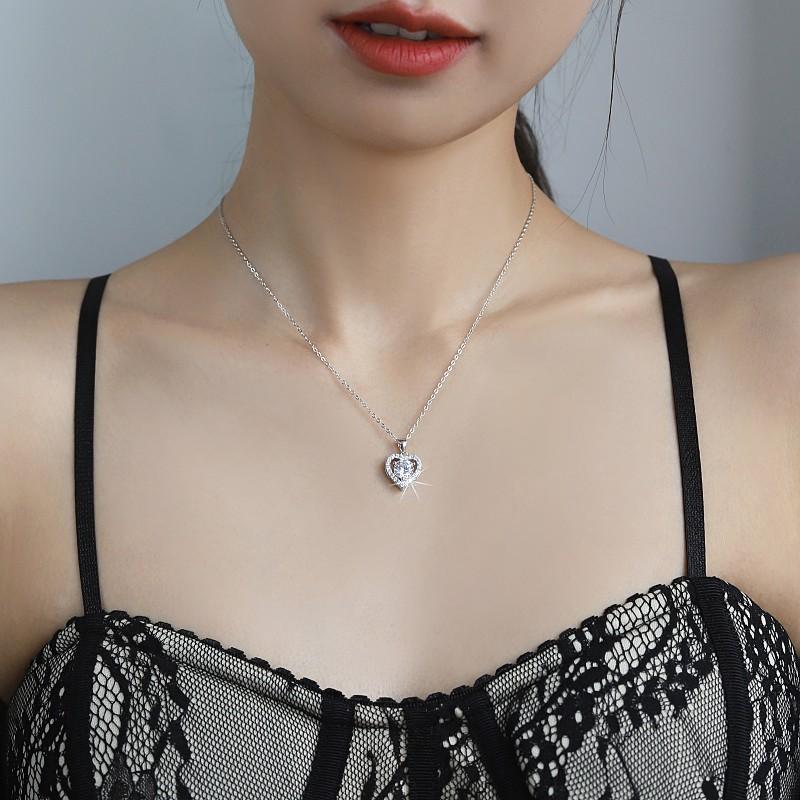 S925 Sterling Silver Necklace 1 Carat Love Heart Pendant Plated 18 Gold Silver Jewelry Moissanite Clavicle Chain 2026