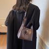 New autumn and winter retro texture small bag women's fashion simple bucket bag messenger bag