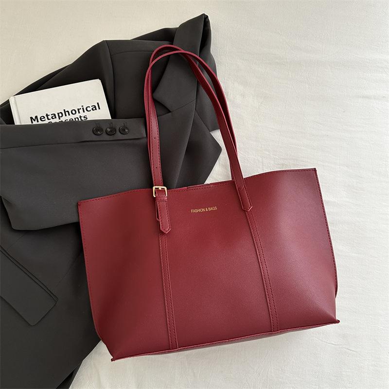 Retro simple atmosphere commuter armpit women's bag winter new large capacity shoulder portable tote bag