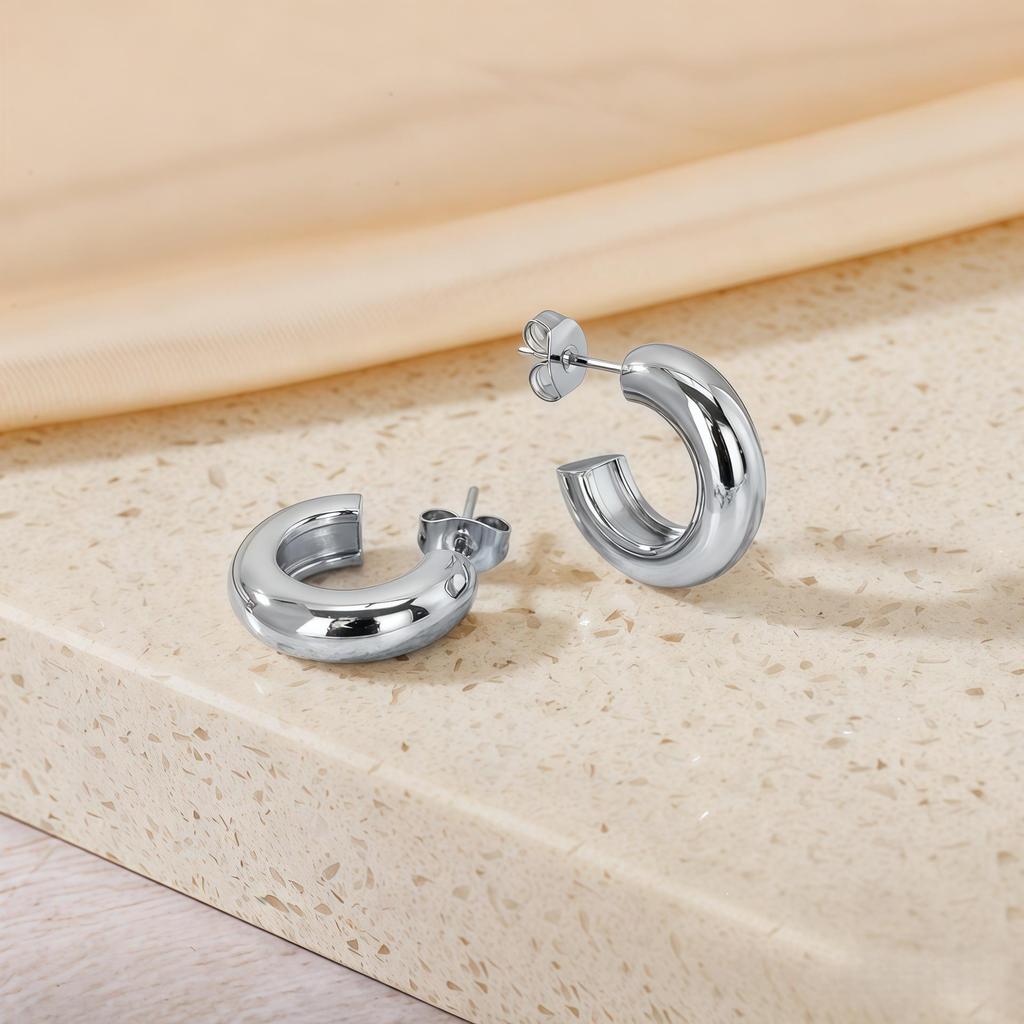 European Classic Hoop Earrings: Versatile, High-End, Fade-Resistant for Women