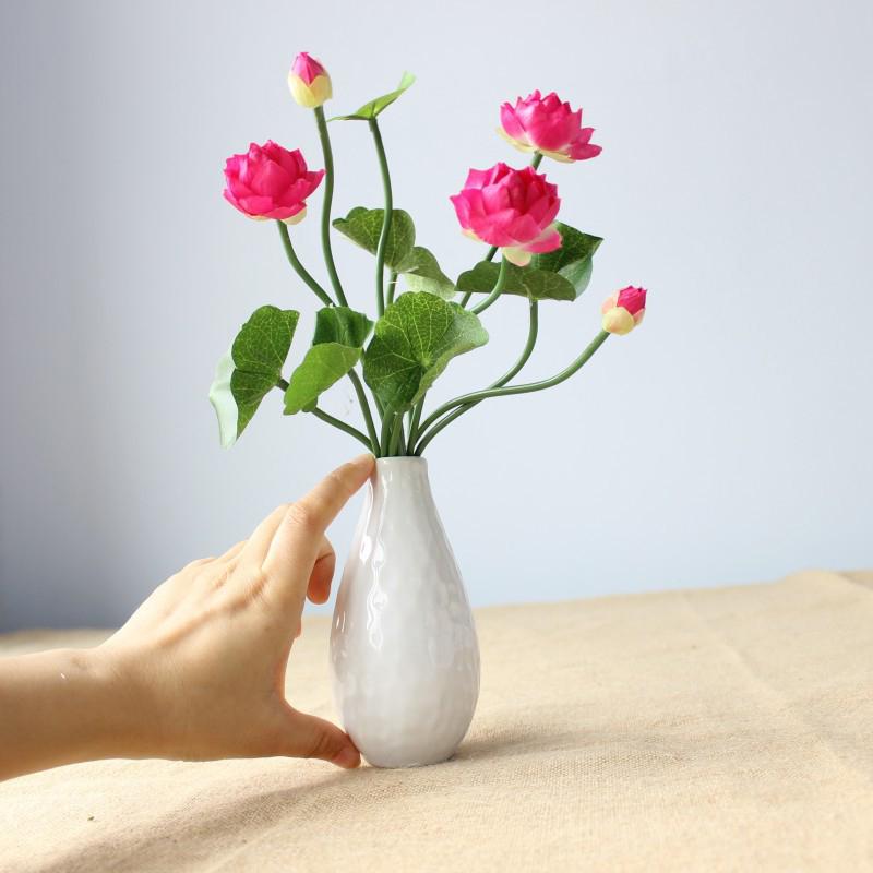 Sztuczny Fałszywy Kwiat Lotosu Elegancki Styl z Jasnymi Kolorami na Dekorację Świąteczną Domową na Imprezę