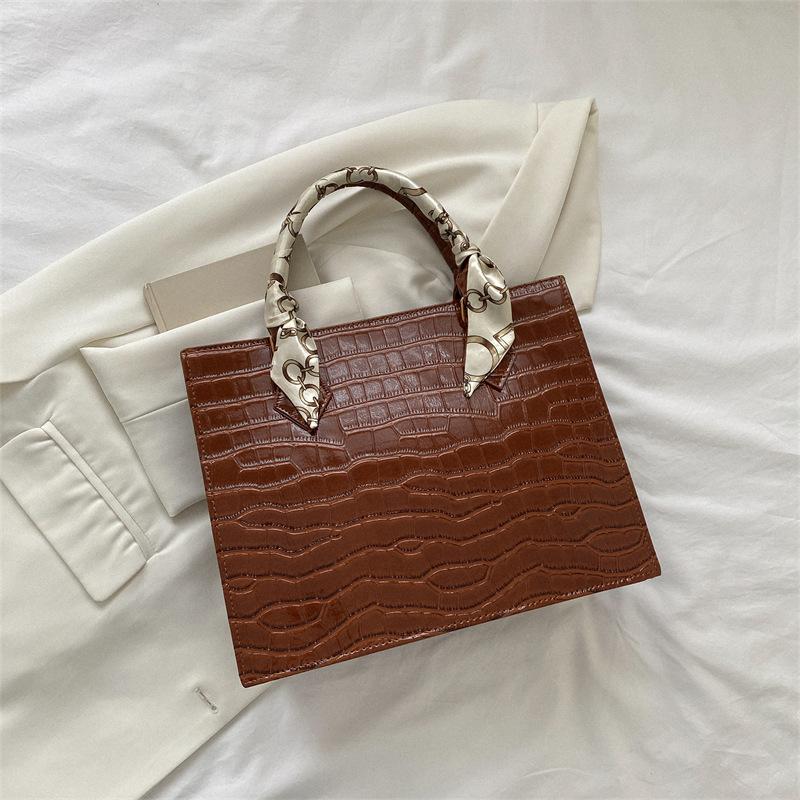 Crocodile pattern new fashion bag single shoulder oblique span portable simple retro women's bag portable small square bag