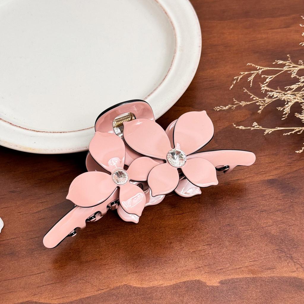 Elegant Oversized Floral Acetate Hair Claw Clip For Sophisticated Women In Spring 2024