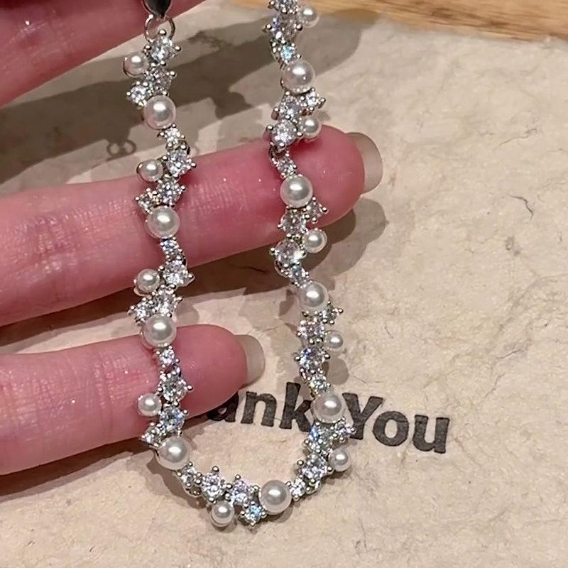 Pearl irregular bracelet light luxury high sense fashion exquisite design bracelet personality temperament jewelry