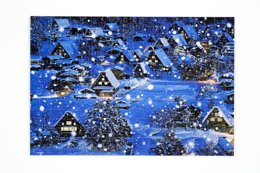 Beverly 300-Piece Jigsaw Puzzle, Shirakawa-go in Winter (26 x 38 cm), Made in Japan, 300-112