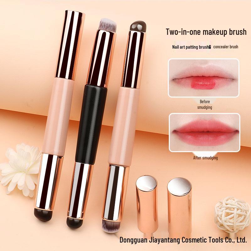 

Dual-Ended Soft Silicone Smudge & Lip Brush with Lid - Dustproof Makeup Tool