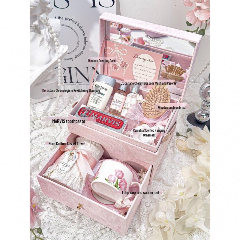 Elegant Bridesmaid Souvenir: Luxurious & Practical Gift Box for Your Best Friend - Perfect for Nurse's Day or As a Thank You Women's Gift.