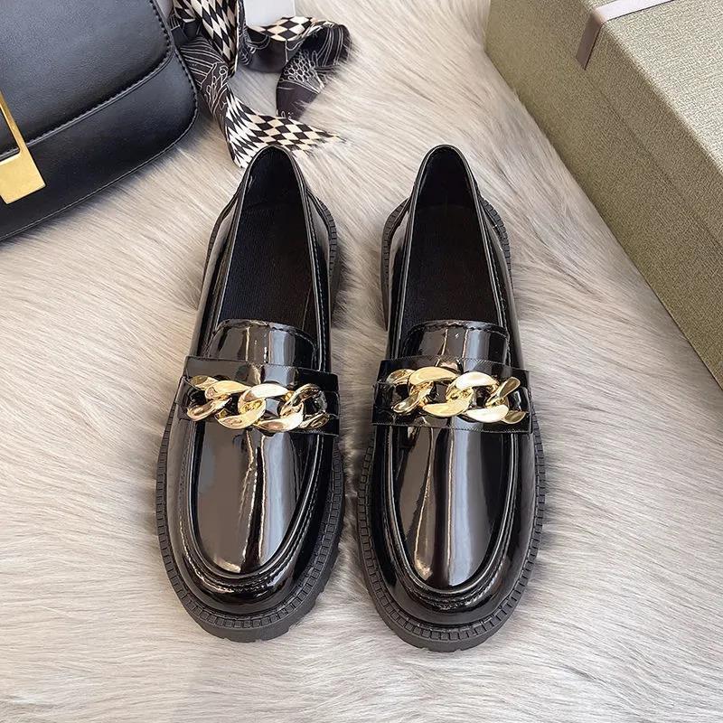 2025 new chain loafers women's one-pedal platform British style jk small leather shoes women's patent leather fashion shoes