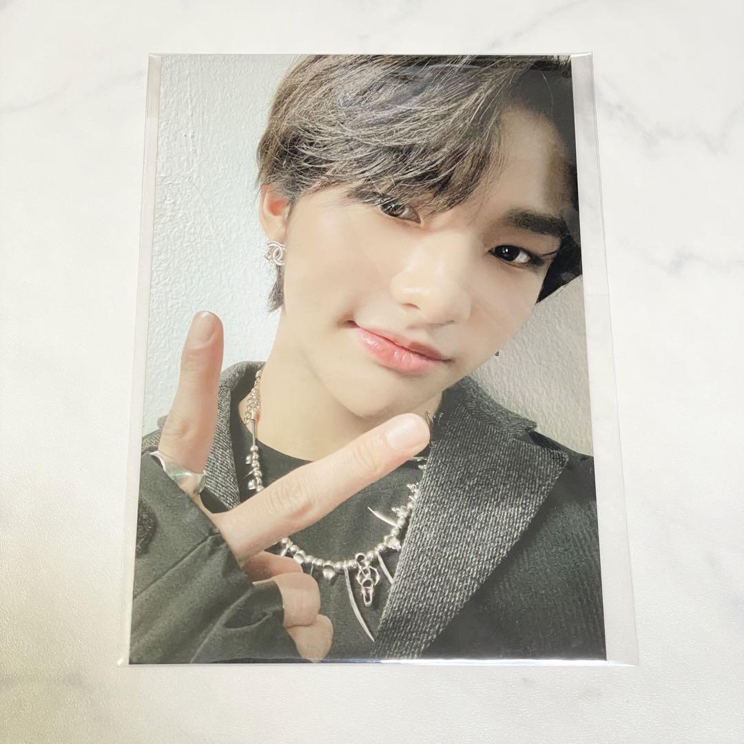 

[Б/У] straykids district9 сеульский концерт dvd хёнджин торговая карта