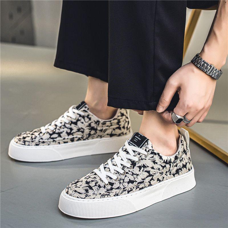 Shoes Men Casual Shoes Canvas Light Comfortable Sneakers Outdoor Walking 2024 New Flats Men Shoes Fashion Zapatillas Hombres