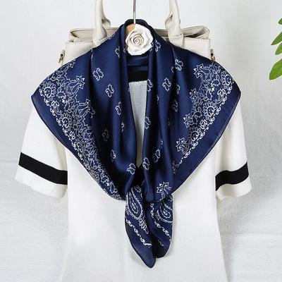 Accessoires – Schals & Tücher